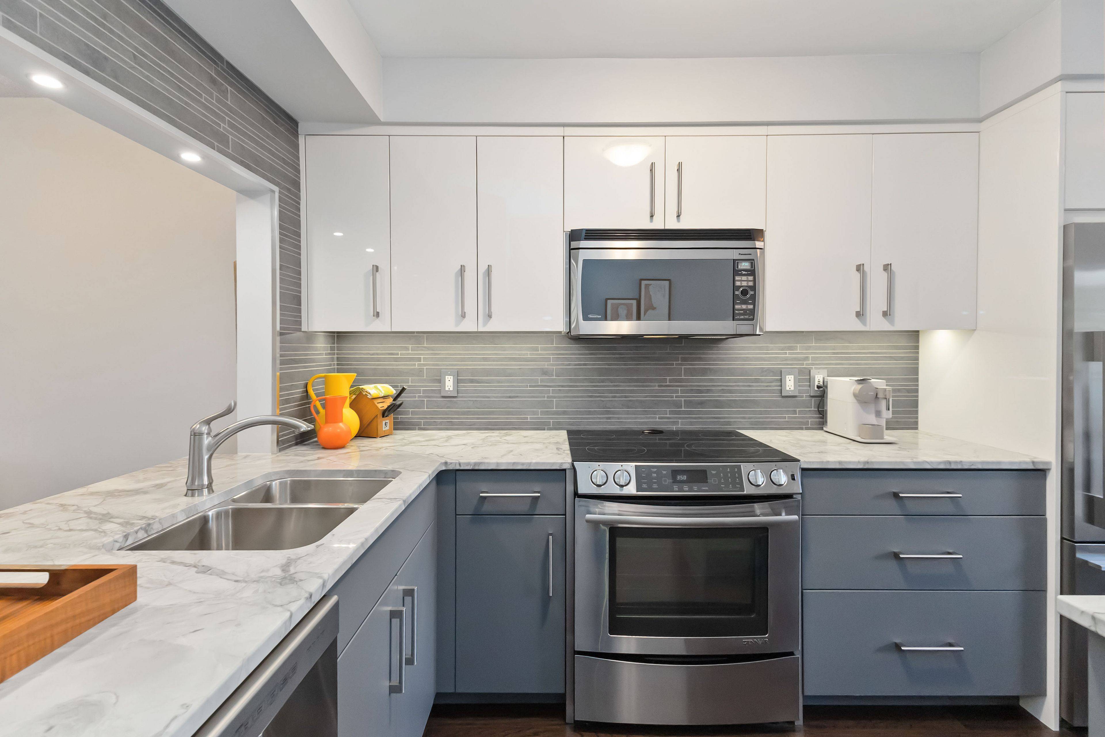 London East, ON N6B 2V3,609 Colborne ST #4