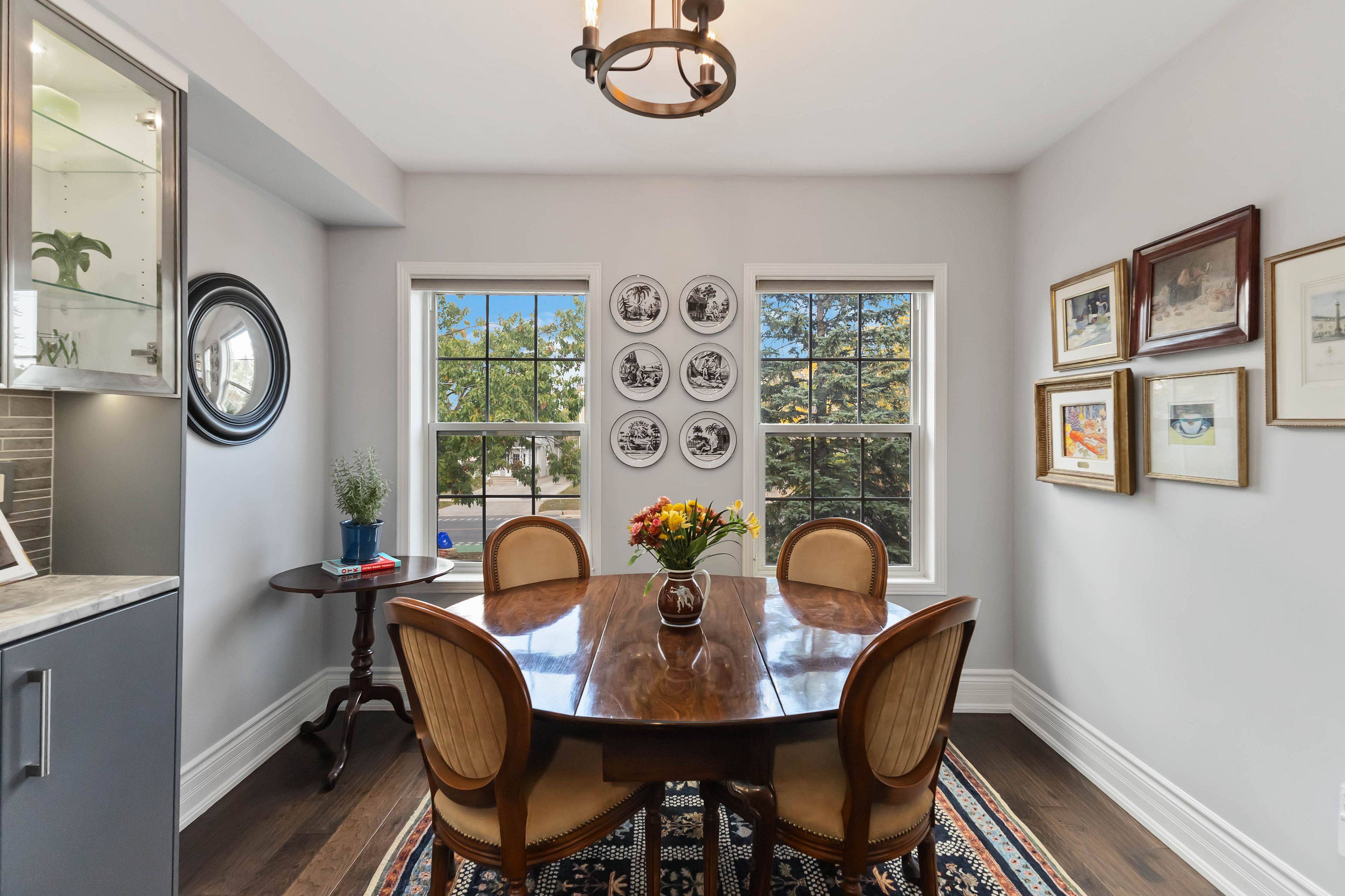 London East, ON N6B 2V3,609 Colborne ST #4