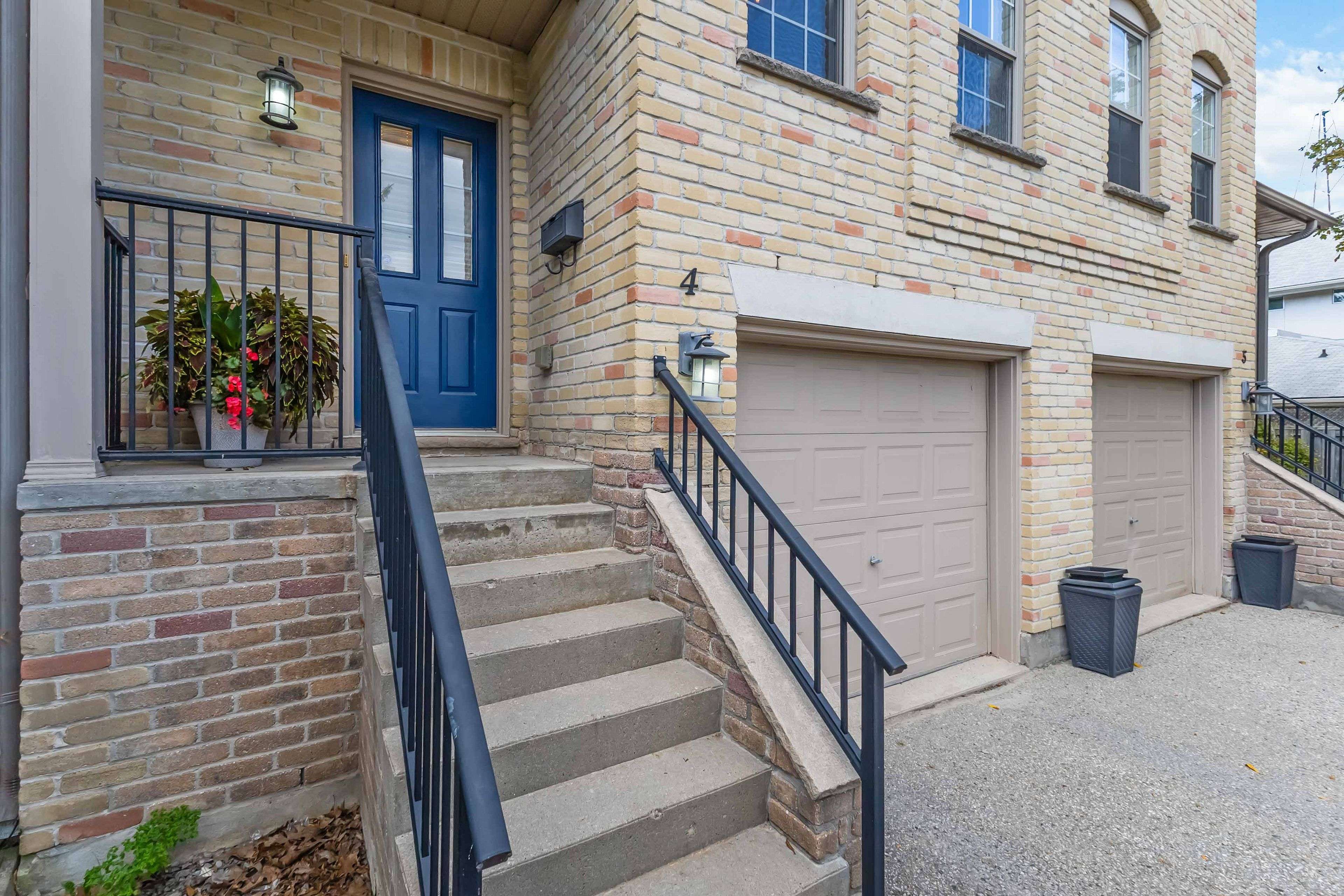London East, ON N6B 2V3,609 Colborne ST #4