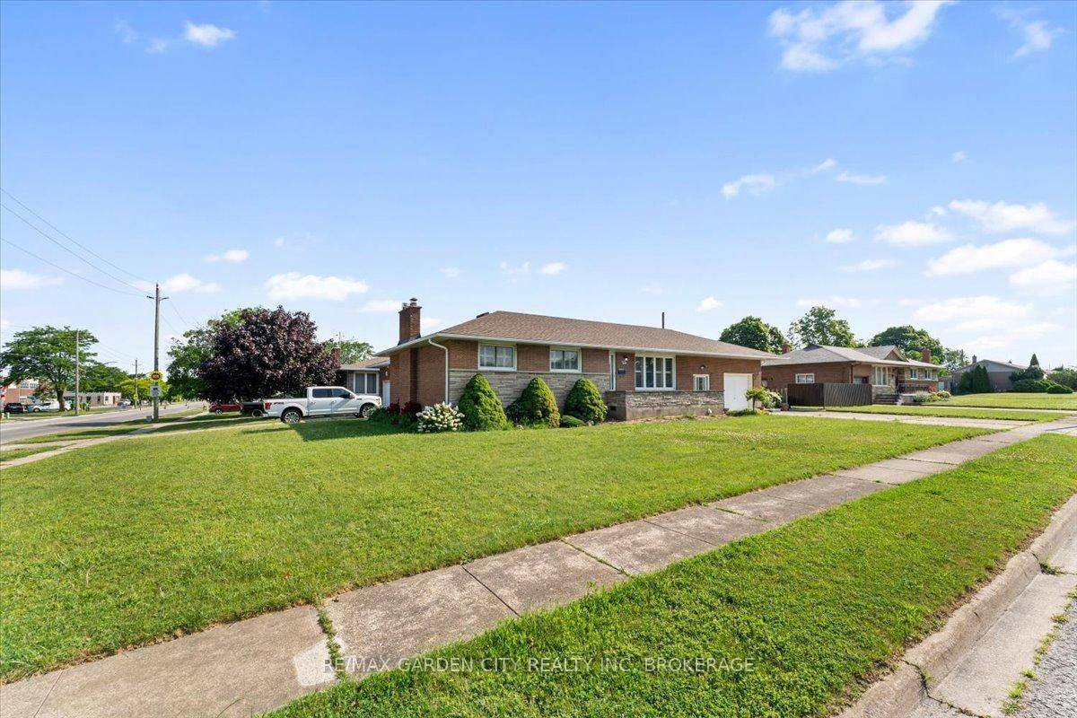 Thorold, ON L2V 3C2,160 ELGIN ST