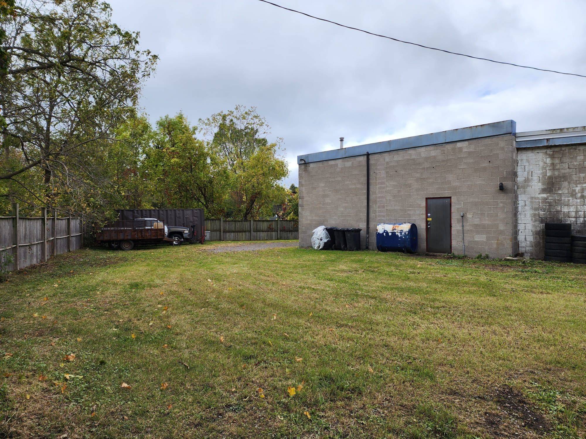 Fort Erie, ON L0S 1N0,208 Ridge RD N