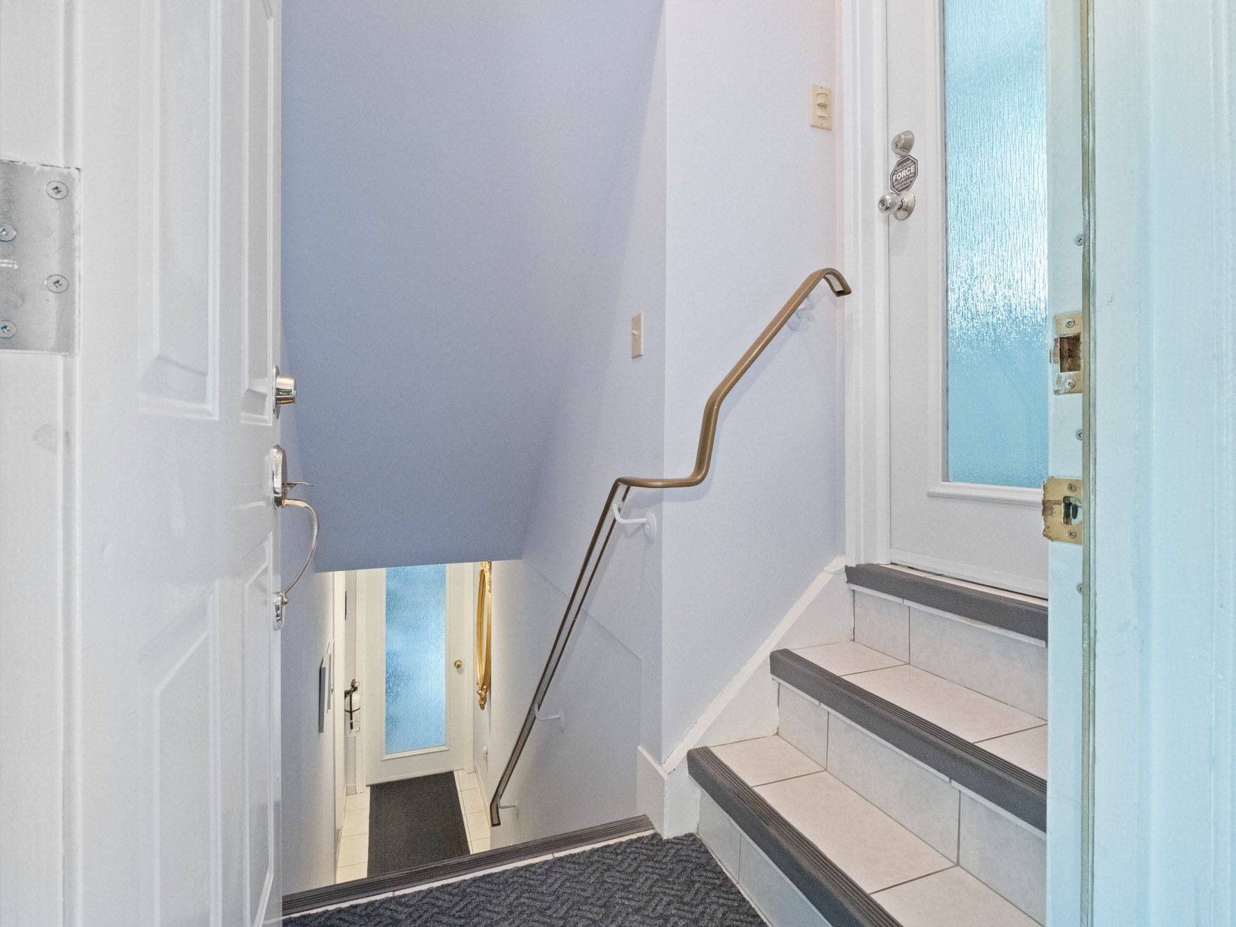 St. Catharines, ON L2M 4S2,2 Kenworth DR #LOWER