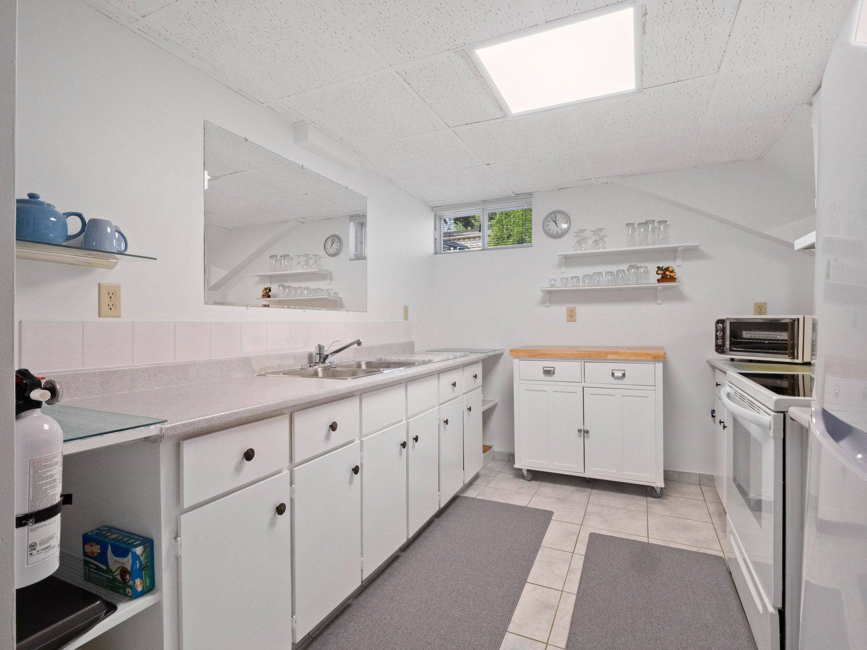 St. Catharines, ON L2M 4S2,2 Kenworth DR #LOWER