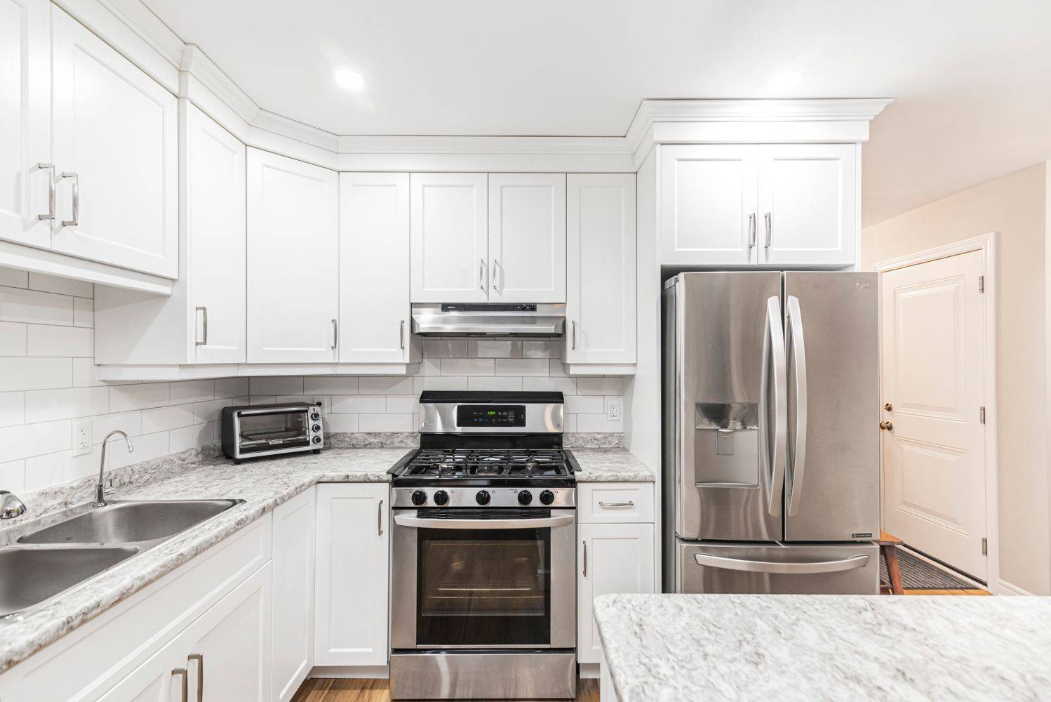 Haldimand, ON N1A 1B8,152 Cross ST E #6