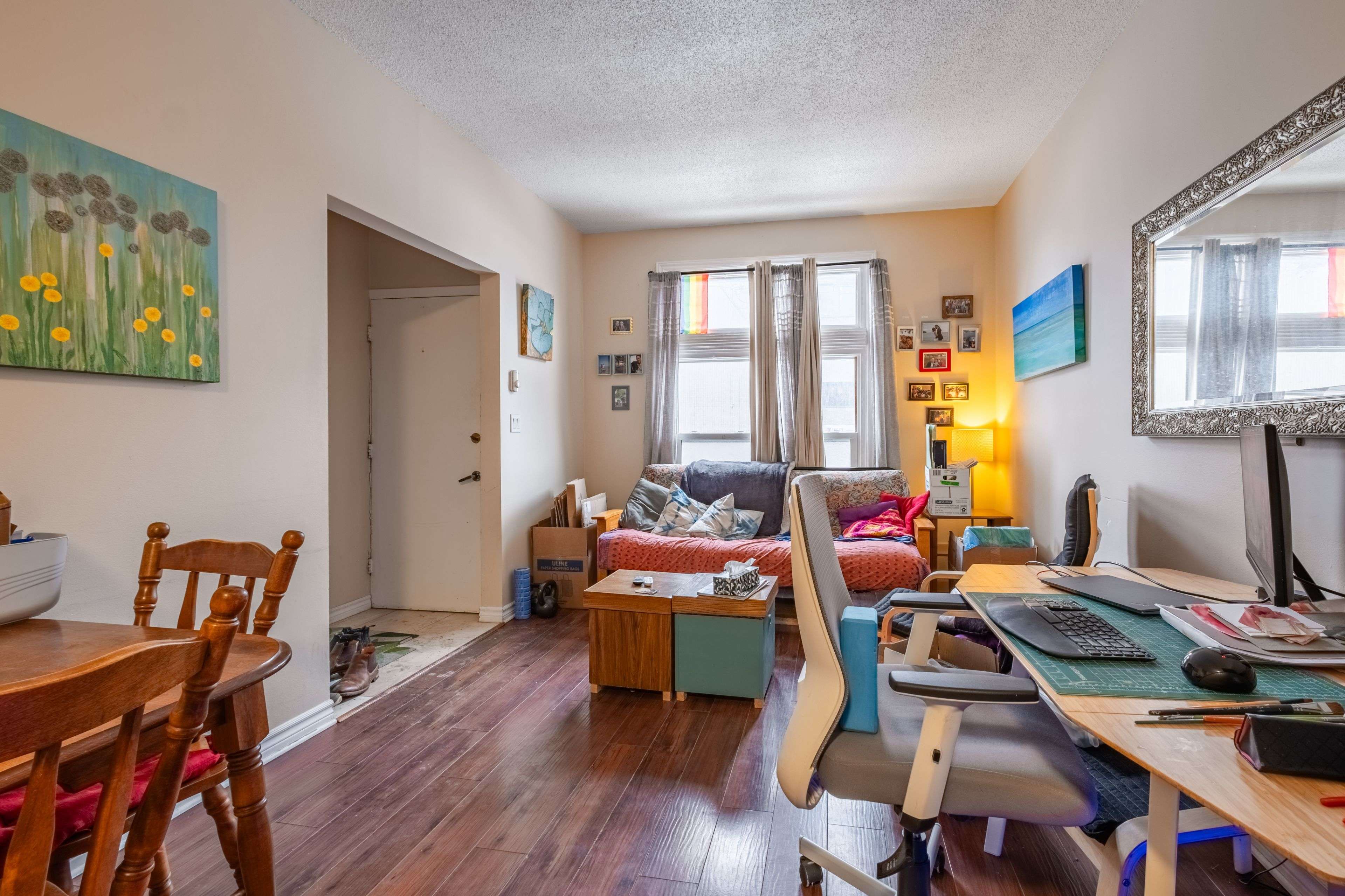 Kingston, ON K7K 2Y8,240 Wellington ST