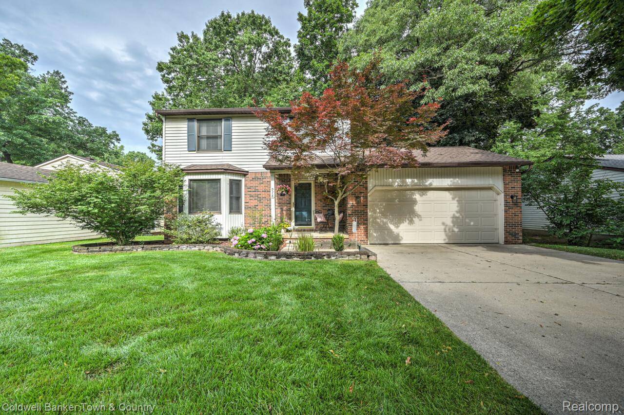 Brighton, MI 48116,978 Oak Ridge CIR