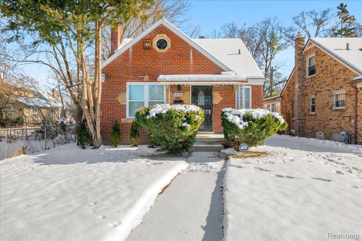 Detroit, MI 48219,18500 Warwick ST