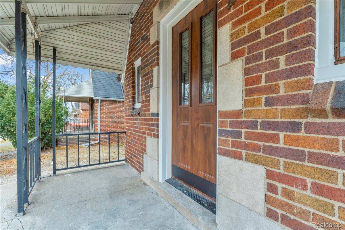 Detroit, MI 48221,16224 Washburn ST