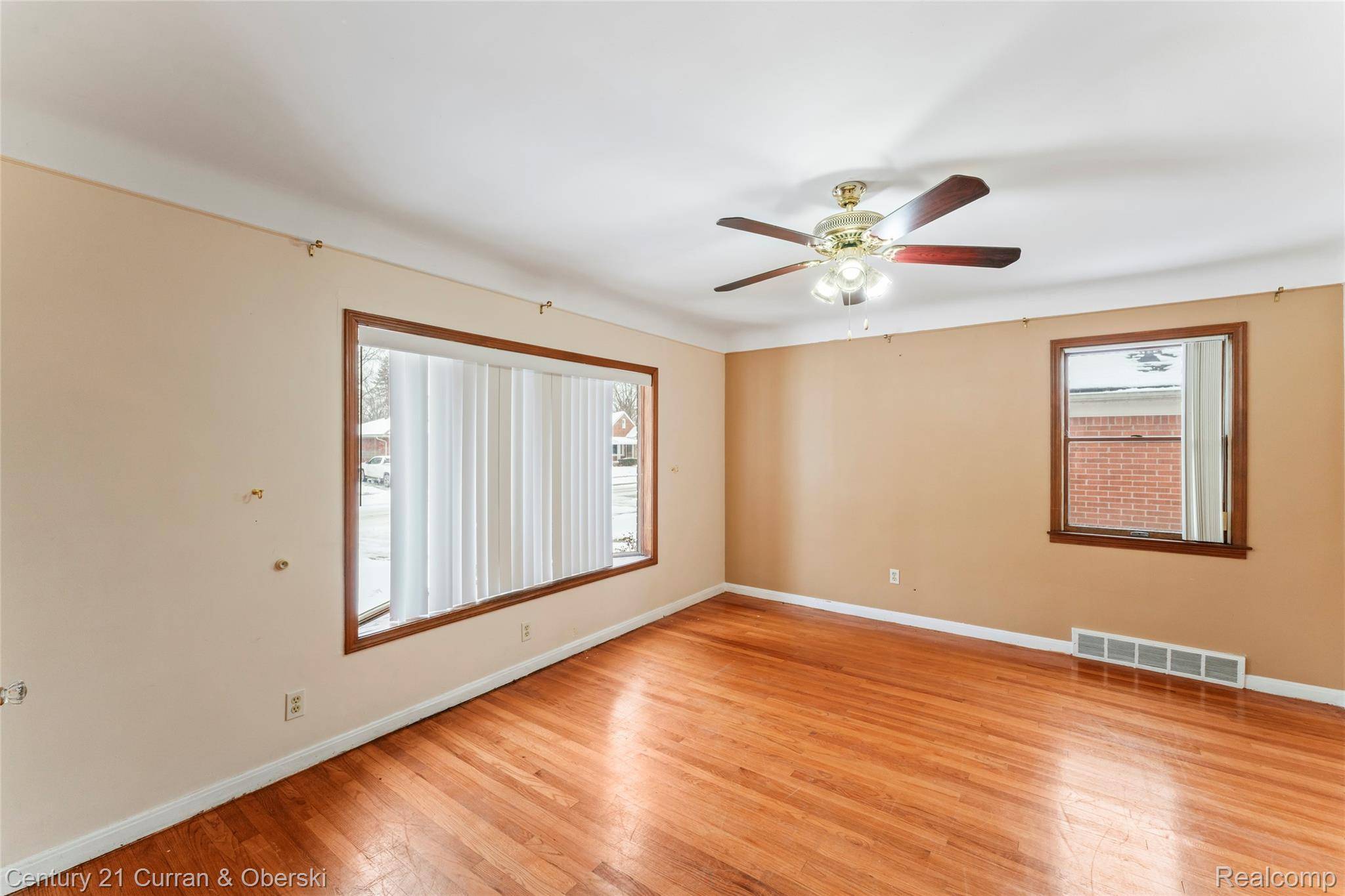 Dearborn Heights, MI 48127,8243 Virgil ST