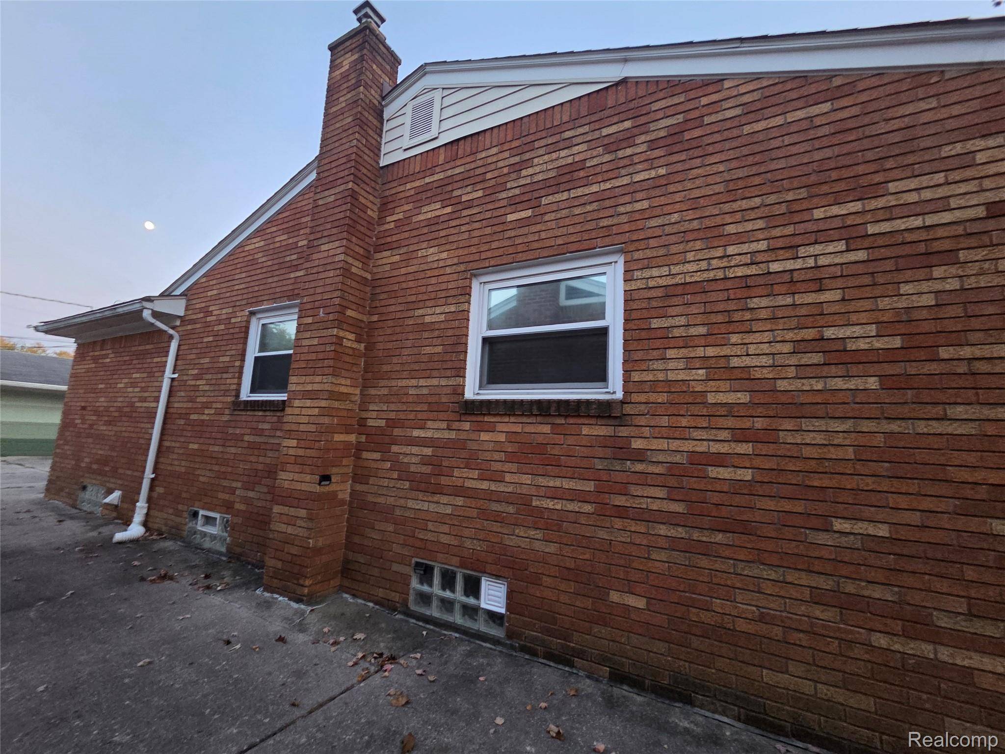 Redford, MI 48240,19366 Woodworth