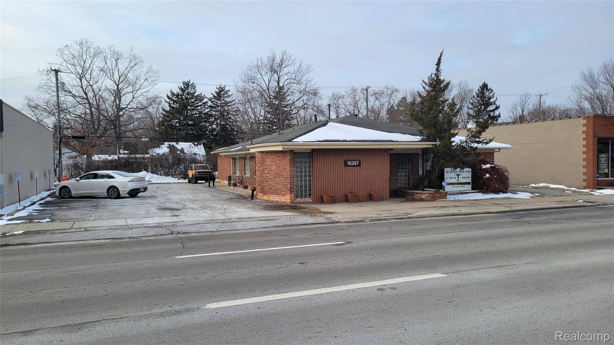 Livonia, MI 48154,15357 Farmington RD