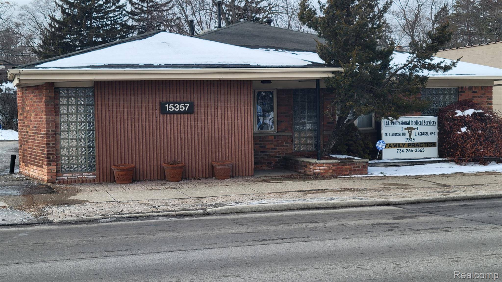 Livonia, MI 48154,15357 Farmington RD