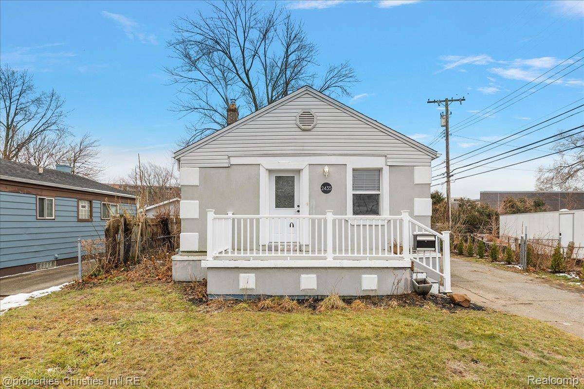 Berkley, MI 48072,2435 Sunnyknoll AVE