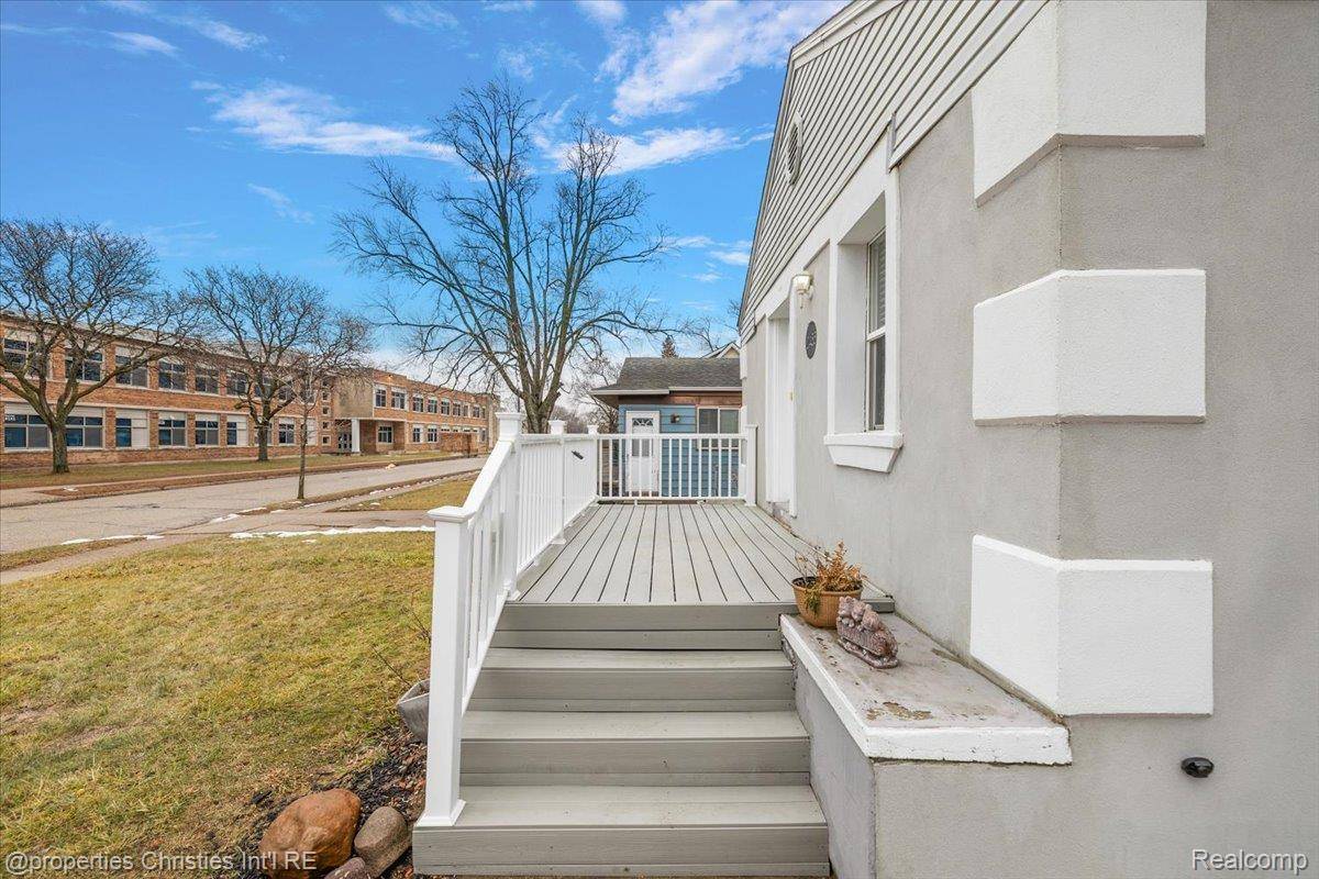 Berkley, MI 48072,2435 Sunnyknoll AVE