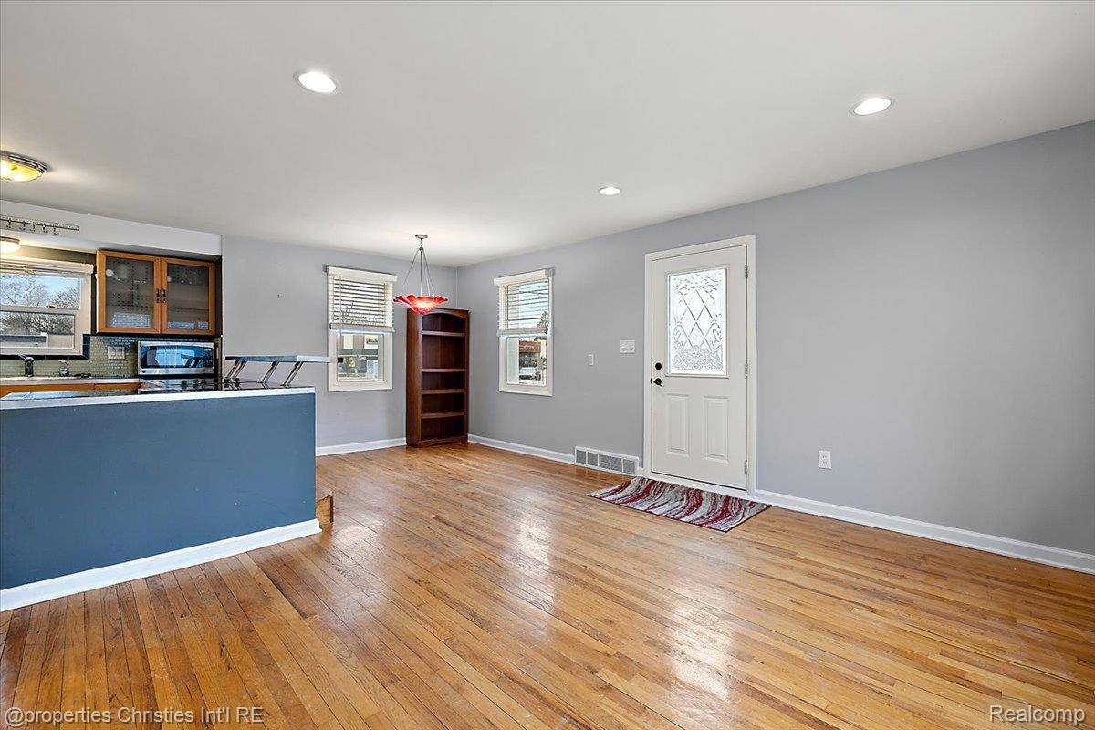 Berkley, MI 48072,2435 Sunnyknoll AVE