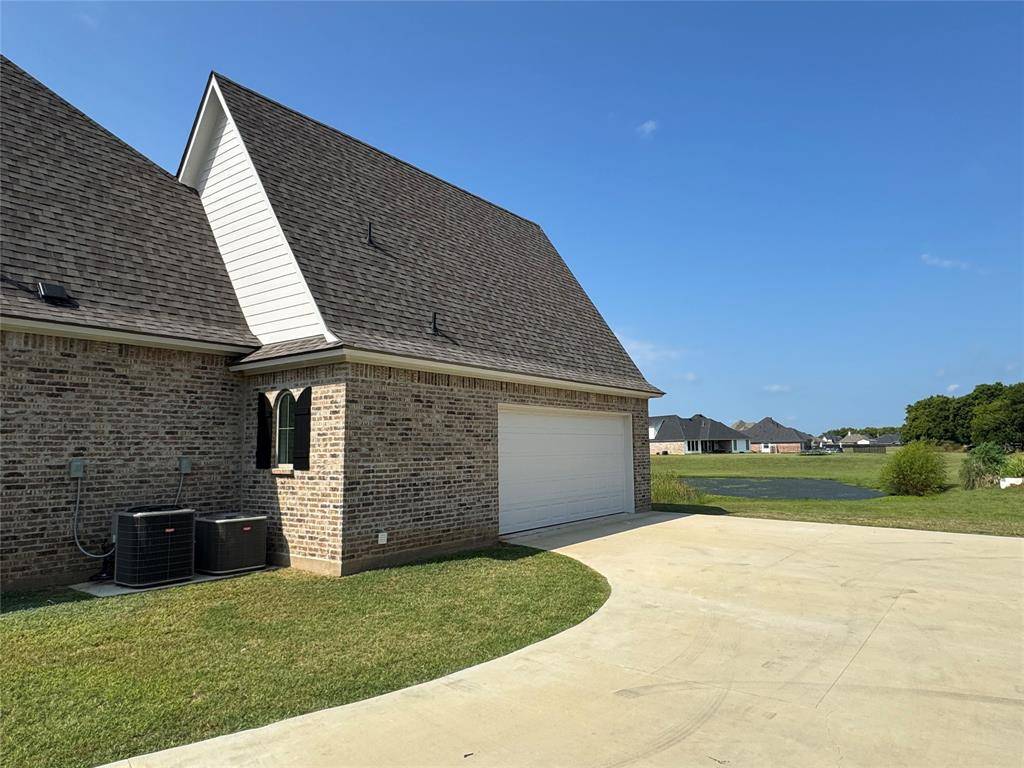 Benton, LA 71006,319 Newport Lane