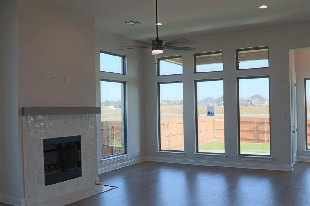 Hewitt, TX 76643,1320 Red Rock