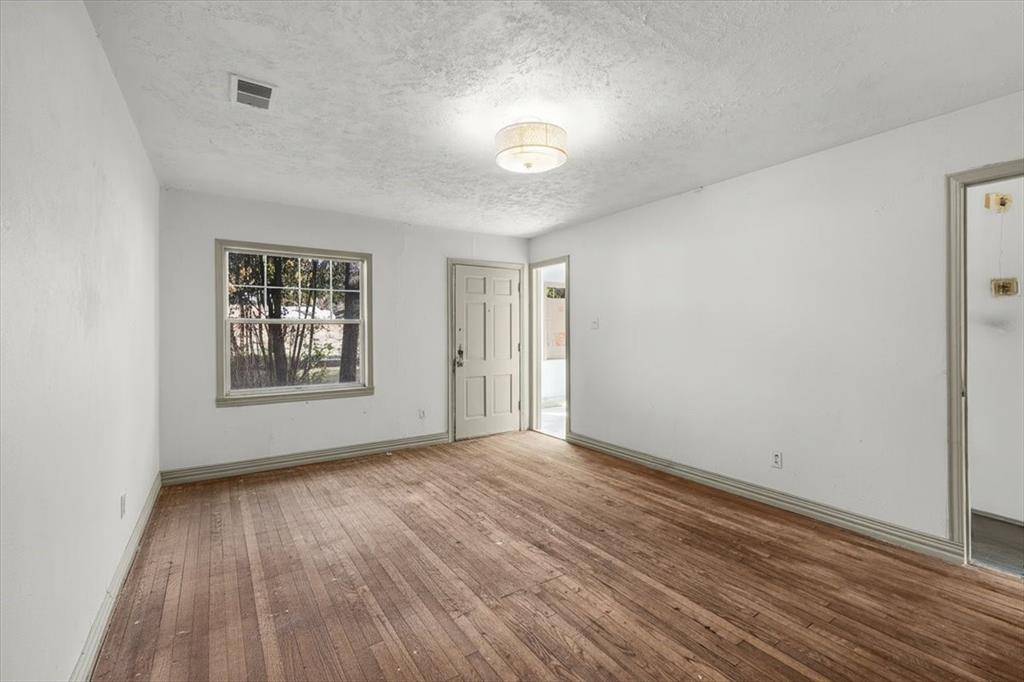 River Oaks, TX 76114,5525 Taylor Road