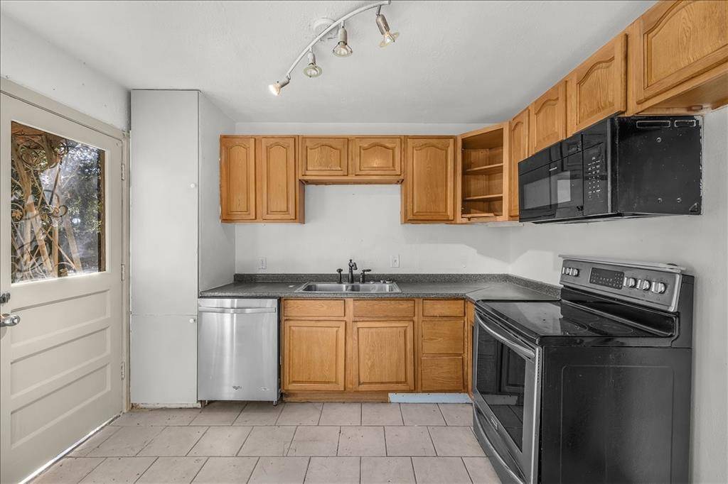 River Oaks, TX 76114,5525 Taylor Road