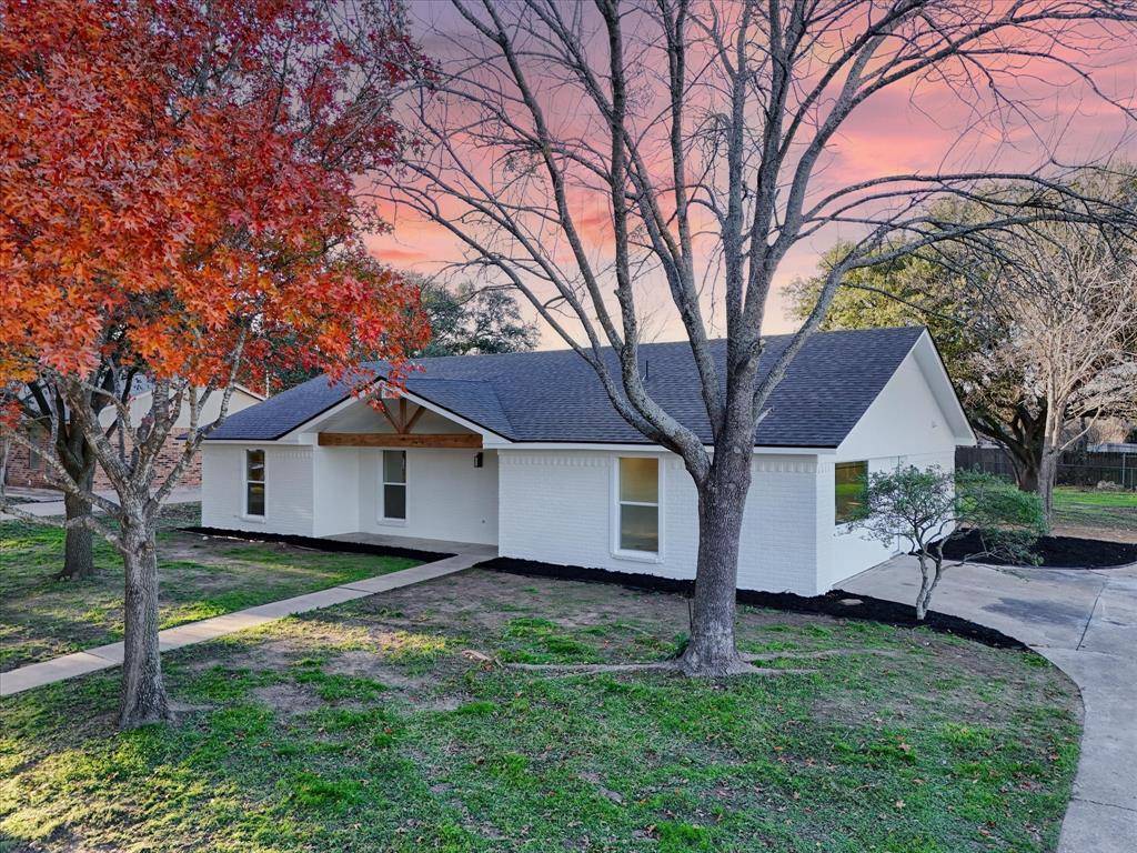 Hewitt, TX 76643,336 Oakwood Lane