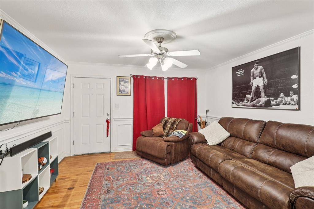 Hurst, TX 76053,408 Harrison Lane