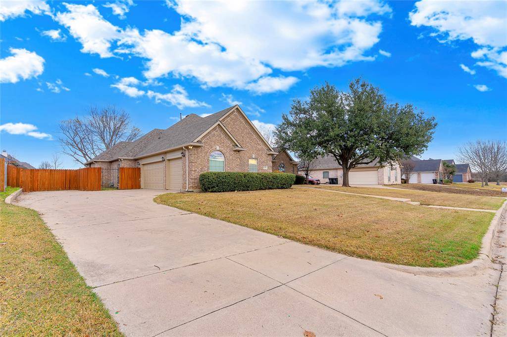 Cleburne, TX 76033,1508 Leaning Oak Lane