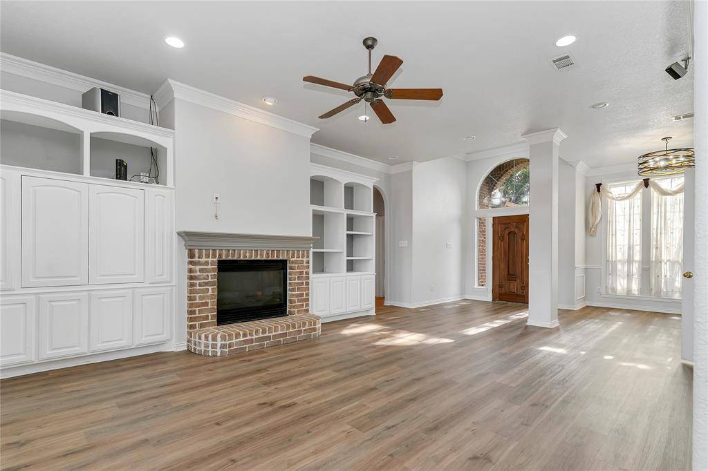 Cleburne, TX 76033,1508 Leaning Oak Lane