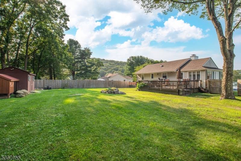 Hardyston Twp., NJ 07460,53 Lakeside Ave
