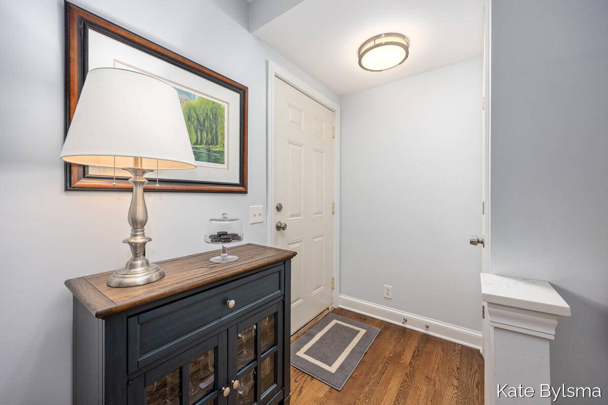 Grand Rapids, MI 49506,1159 Lakeside DR SE