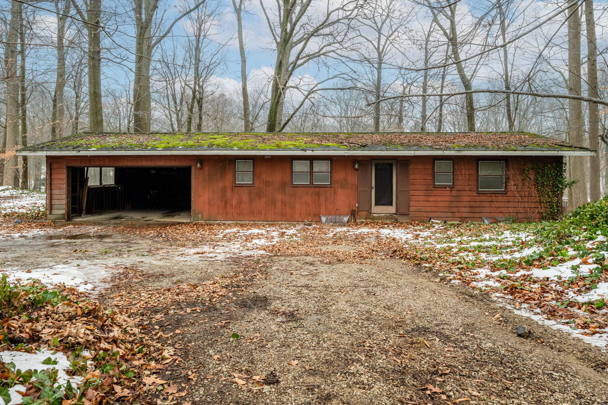 Coloma, MI 49038,5659 M 63 N