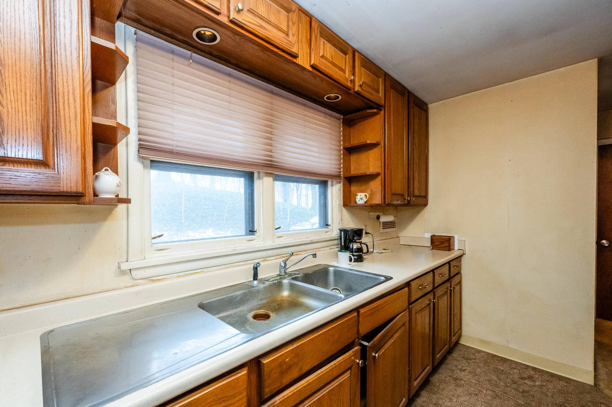 Coloma, MI 49038,5659 M 63 N