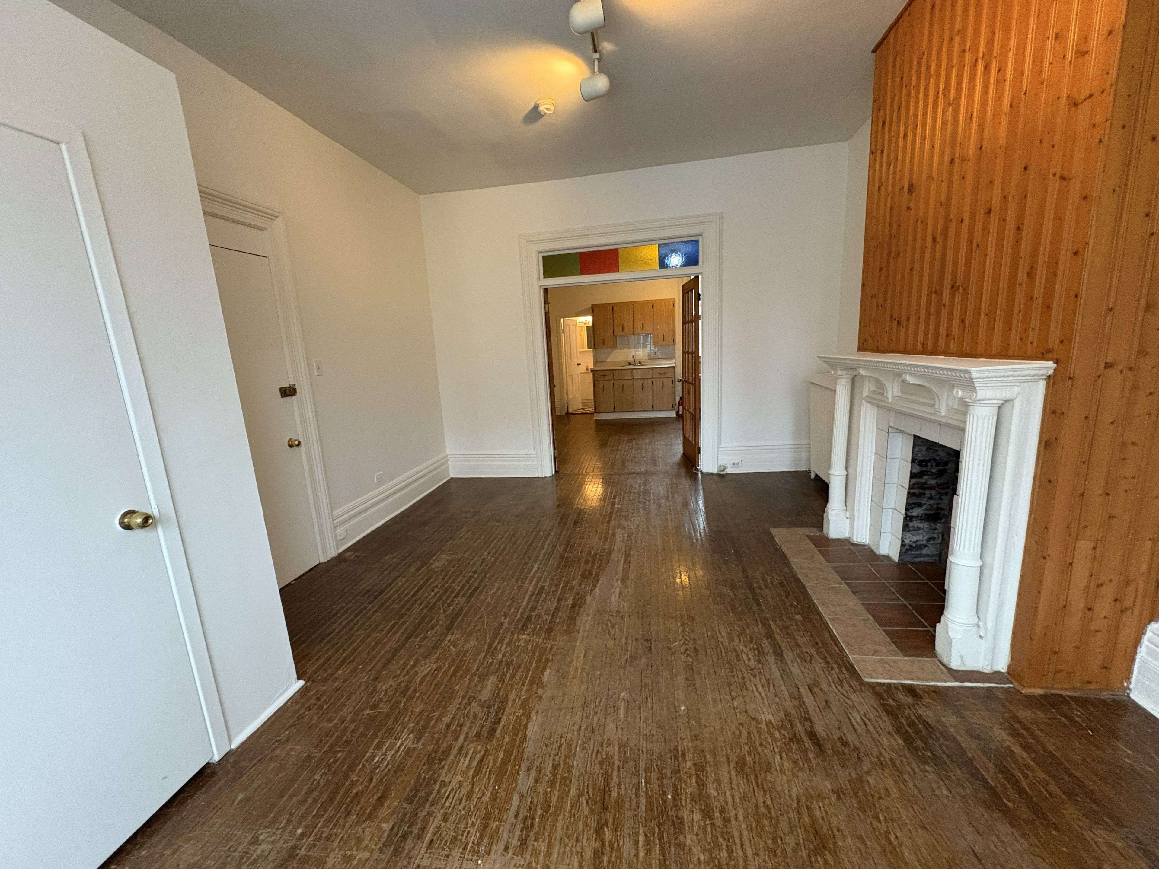 Toronto C01, ON M5T 1L6,124 Baldwin ST #101