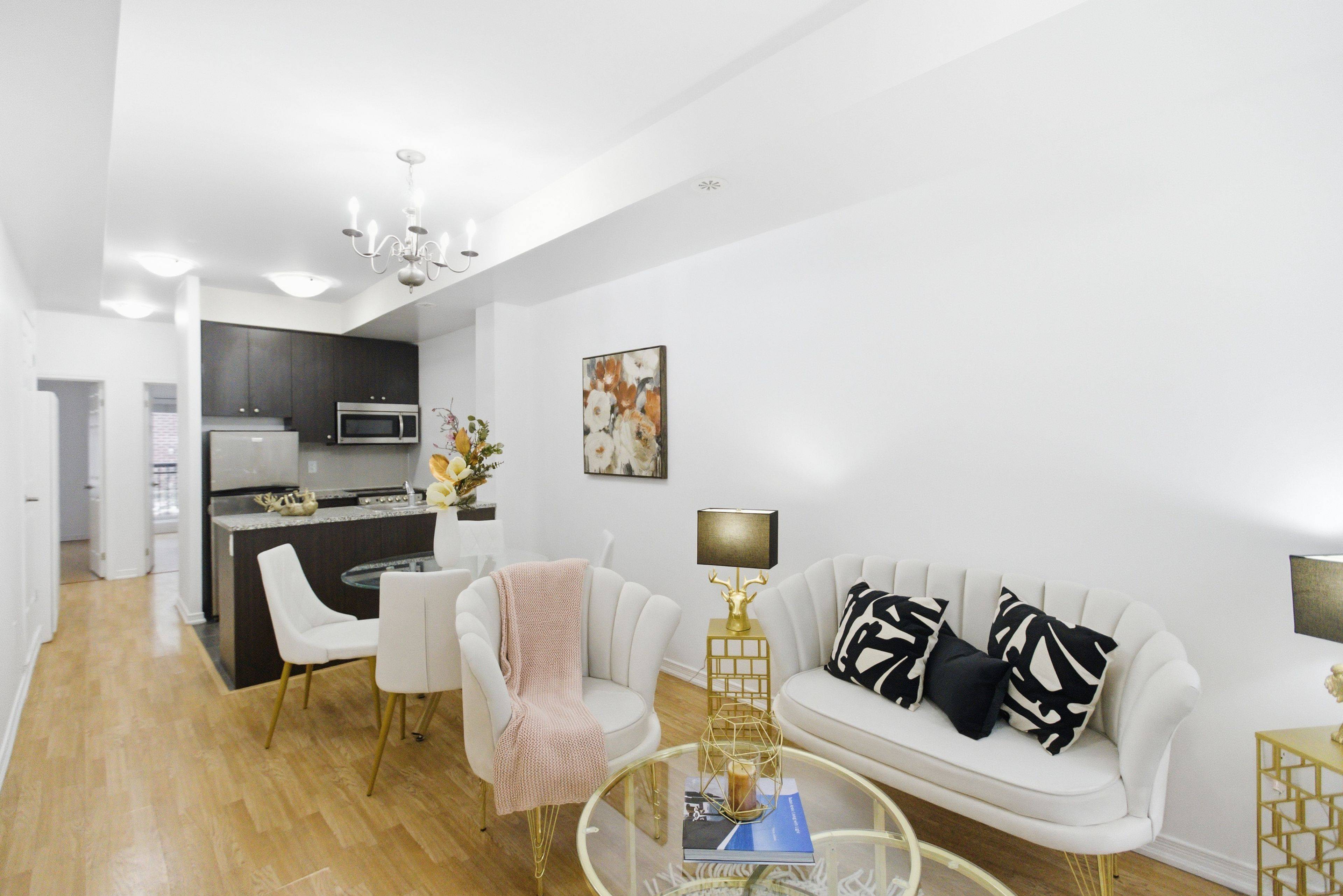 Toronto C07, ON M2R 0B5,19 Coneflower CRES #254