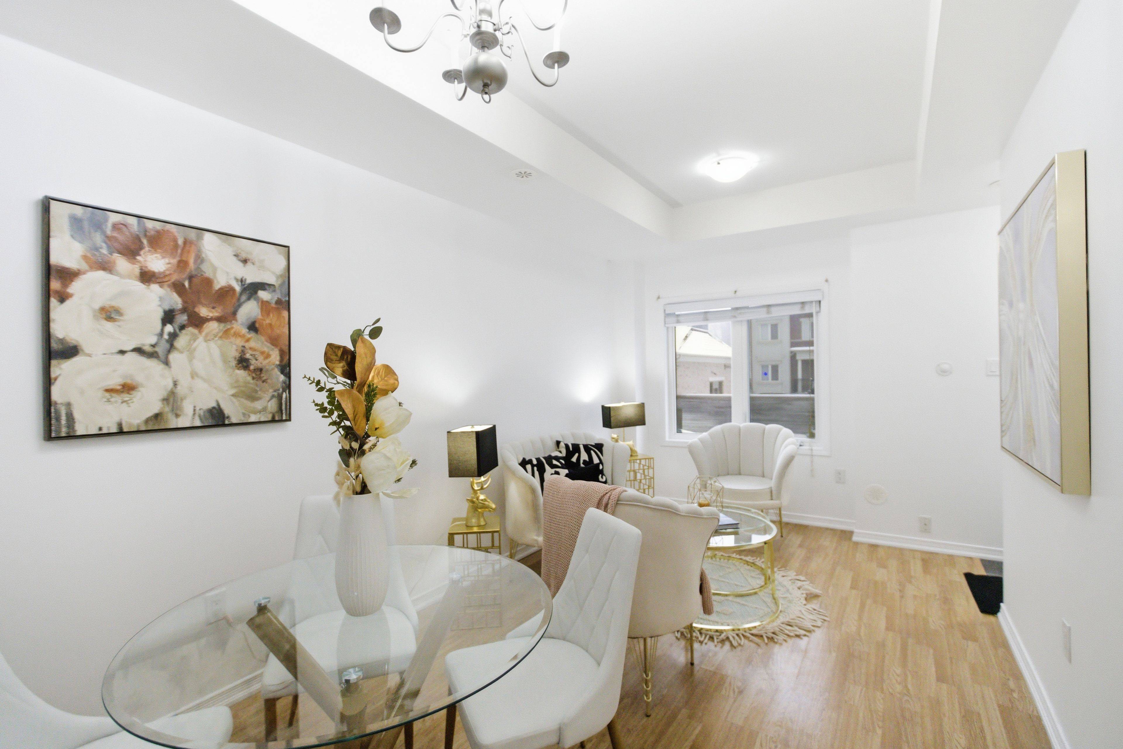 Toronto C07, ON M2R 0B5,19 Coneflower CRES #254