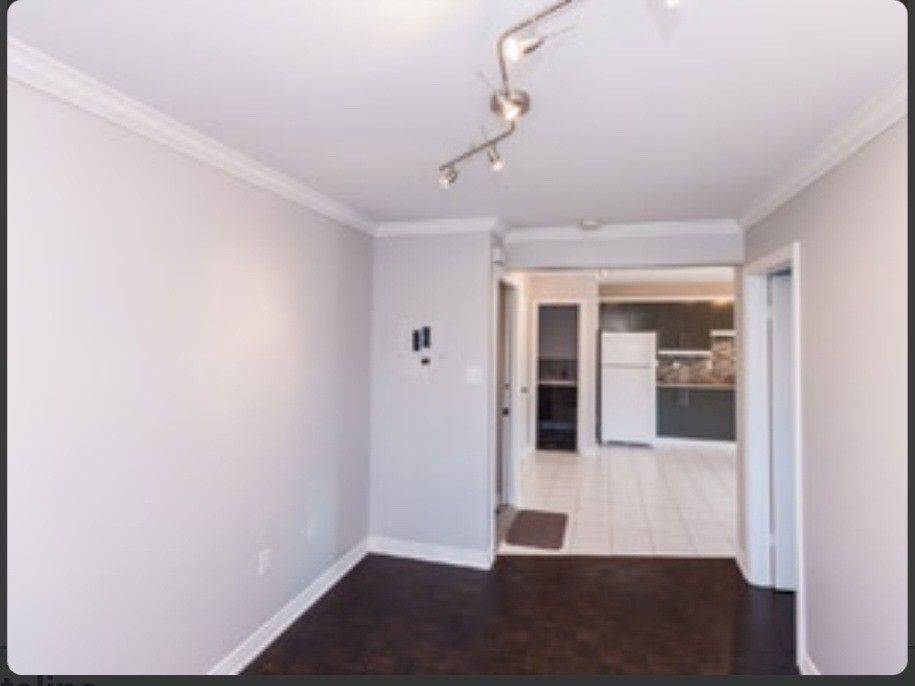 Toronto C01, ON M6K 2B7,714R Dufferin ST