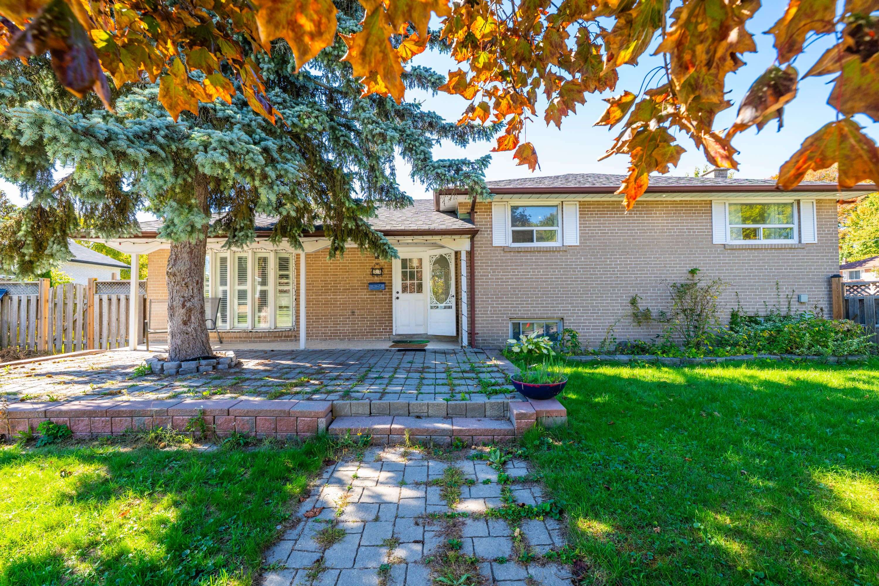 Toronto E10, ON M1E 3Z1,22 Brightside DR