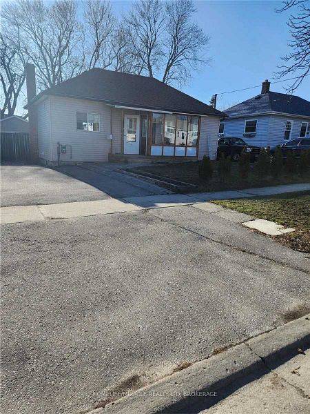 Oshawa, ON L1H 4Z5,824 Rowena ST