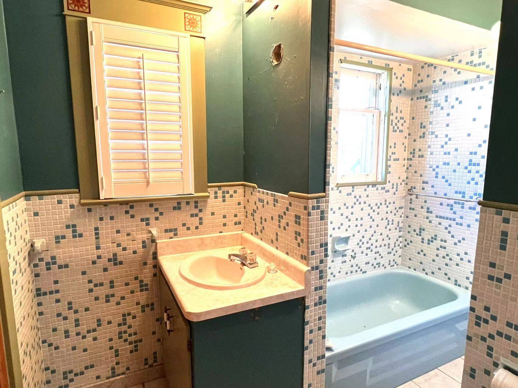 Toronto E07, ON M1S 1N1,12 Lockie AVE