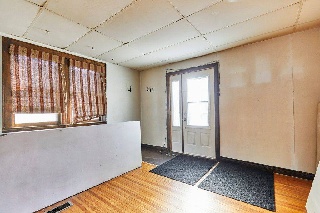 Toronto E10, ON M1E 1W9,121 Galloway RD