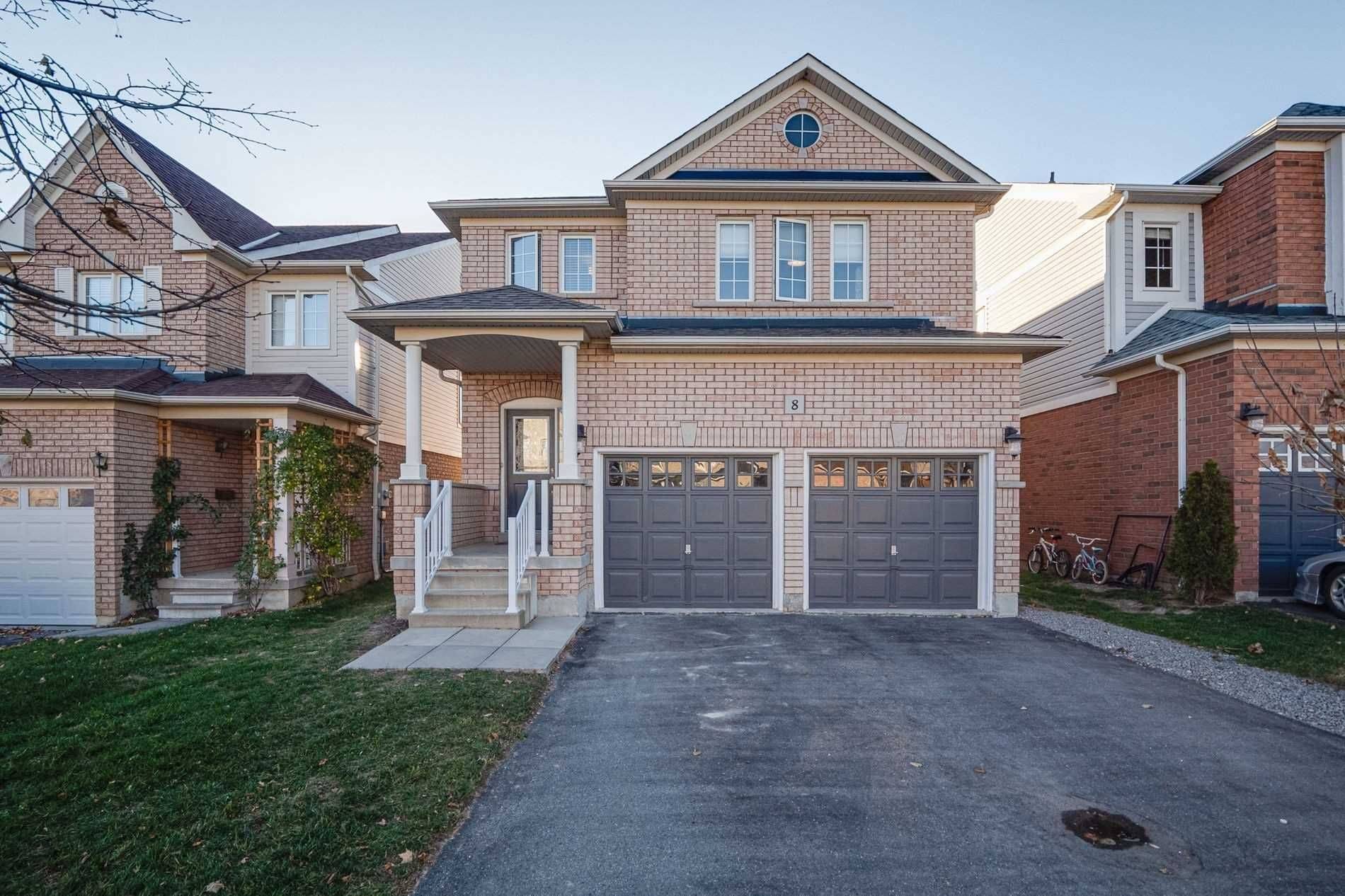 Whitby, ON L1P 1W9,8 Holman CT