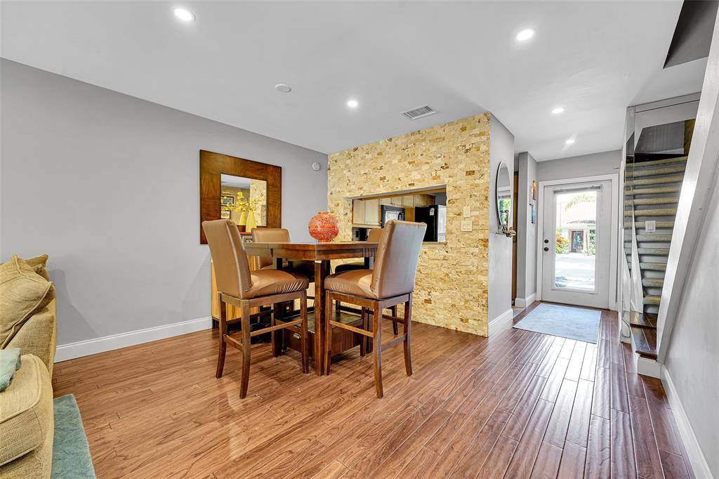 Oakland Park, FL 33309,3084 S Oakland Forest Dr #1403