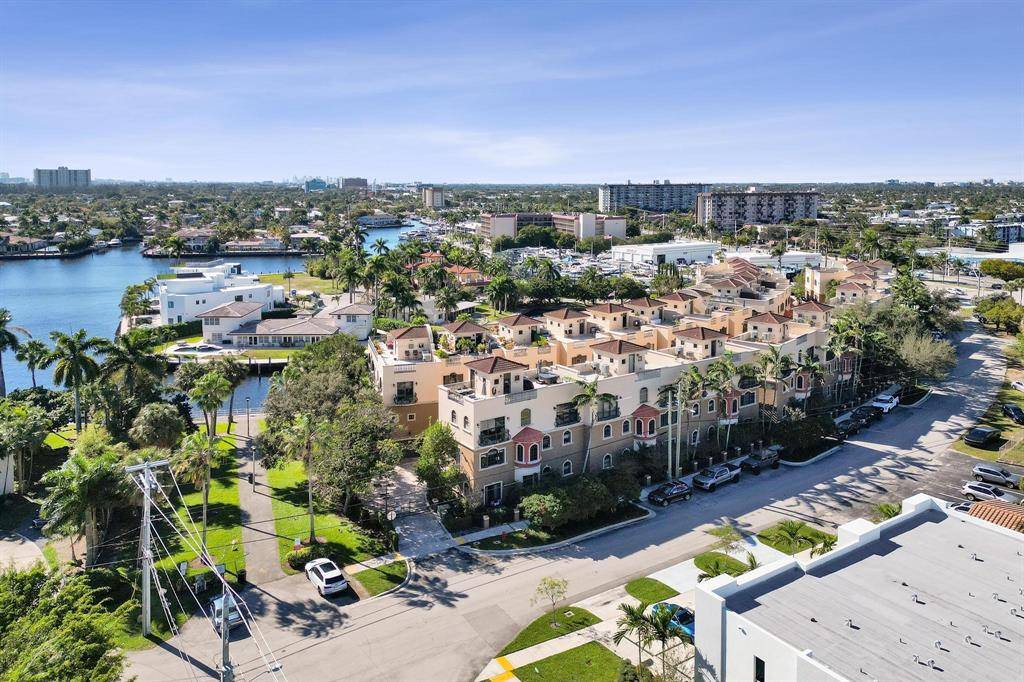 Pompano Beach, FL 33062,2260 SE 7 Street