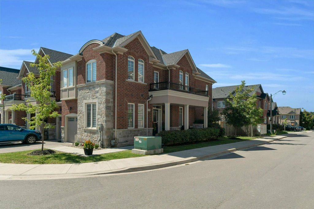 Newmarket, ON L3Y 0E1,258 Harding Park ST