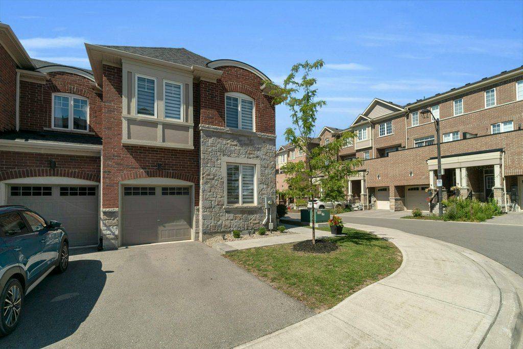 Newmarket, ON L3Y 0E1,258 Harding Park ST