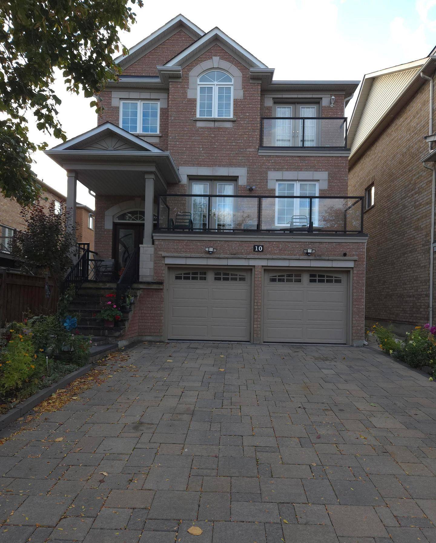Vaughan, ON L6A 3X2,10 Gina DR