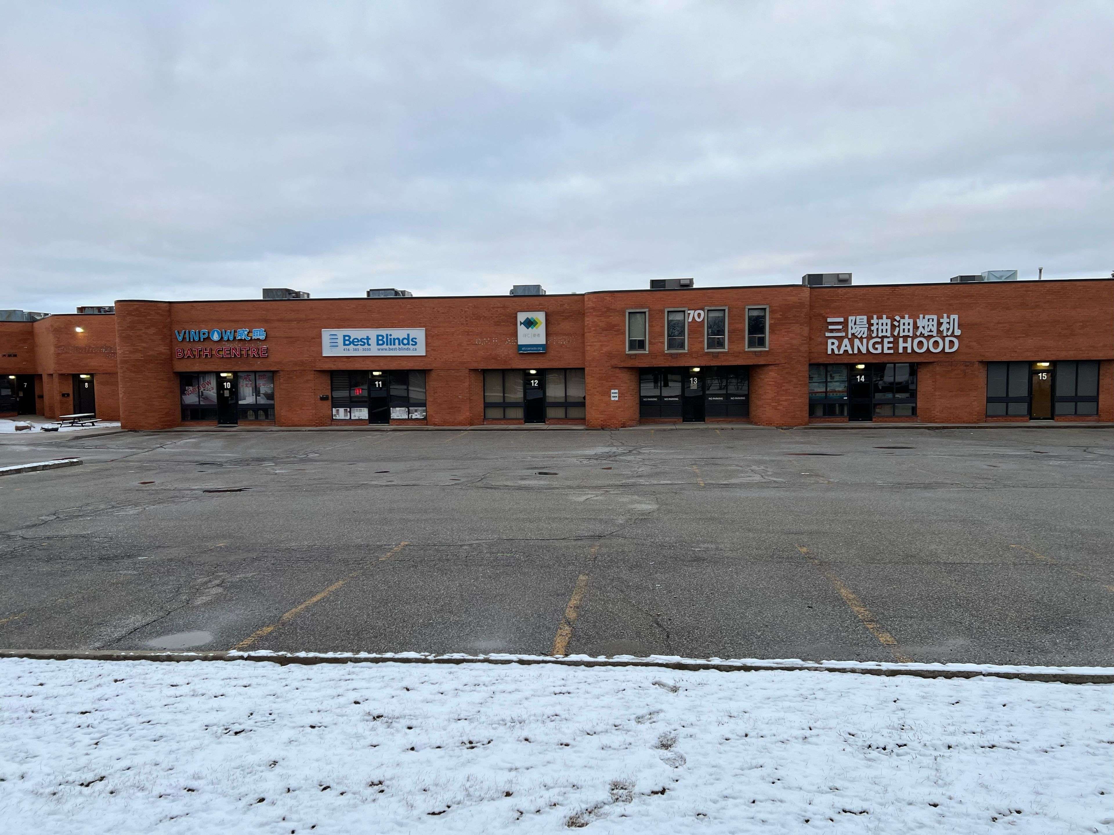 Markham, ON L3R 4C2,70 Gibson DR #4A