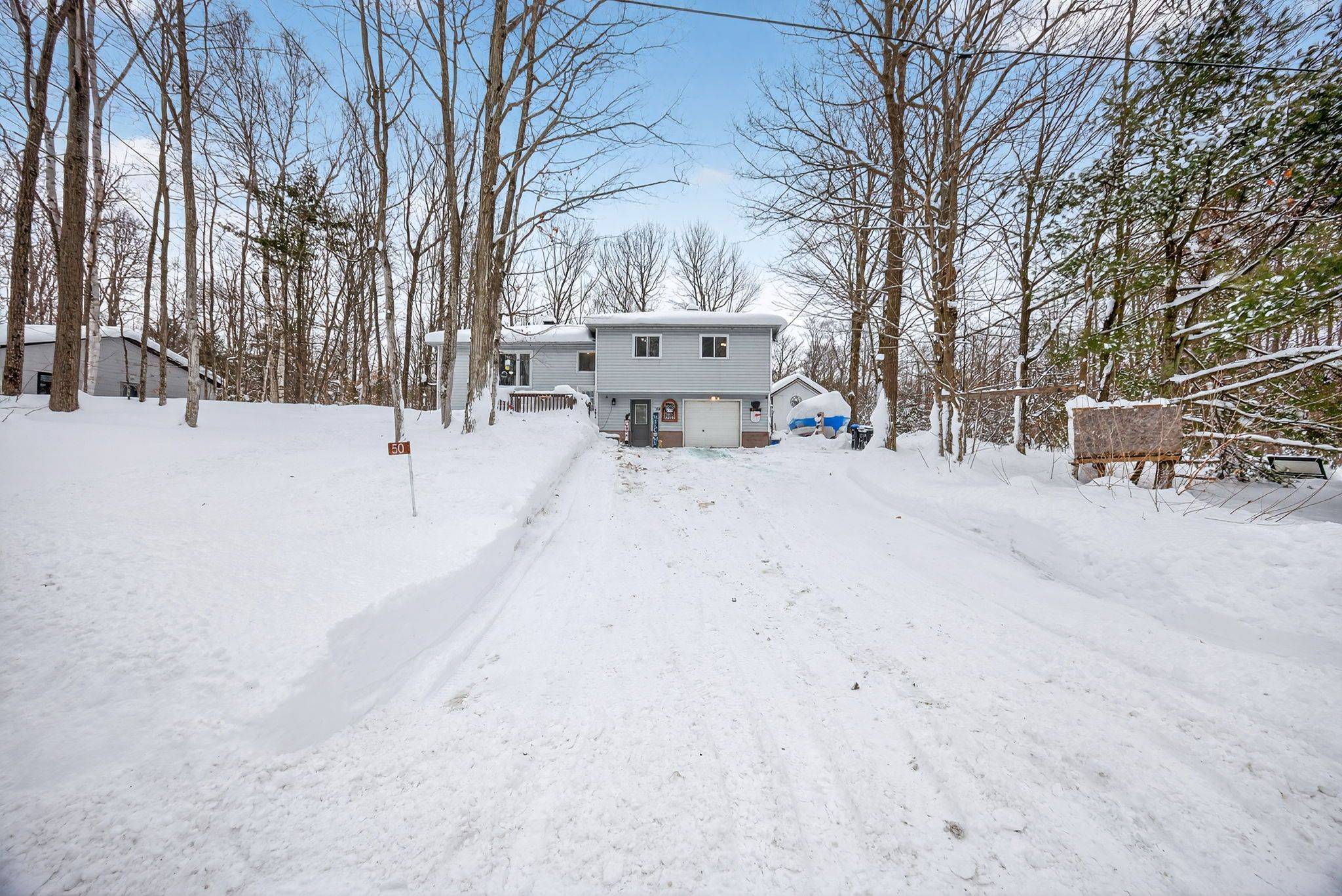 Tiny, ON L9M 0J2,50 Laurier BLVD