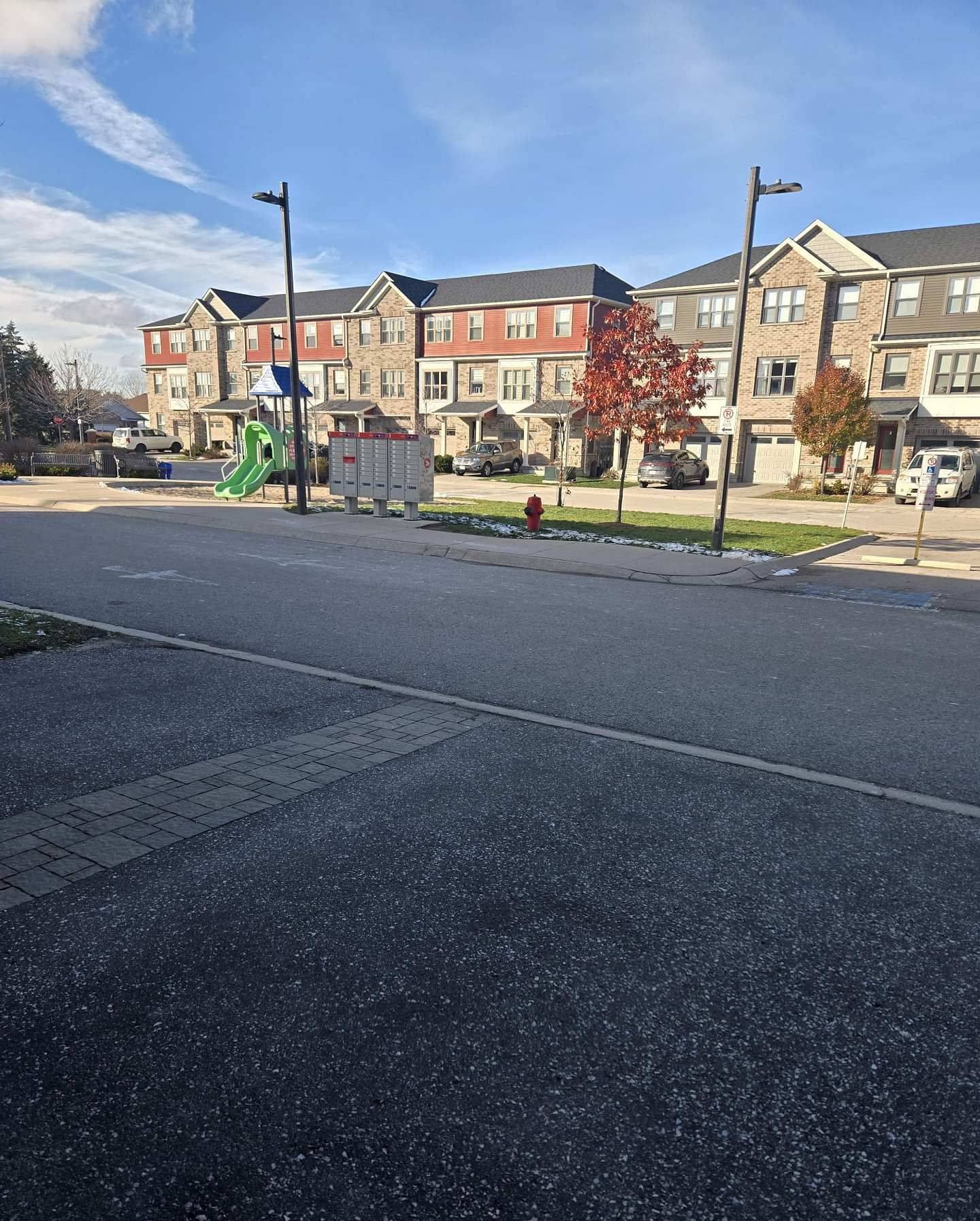 Barrie, ON L4M 0K7,1 Leggott AVE #27