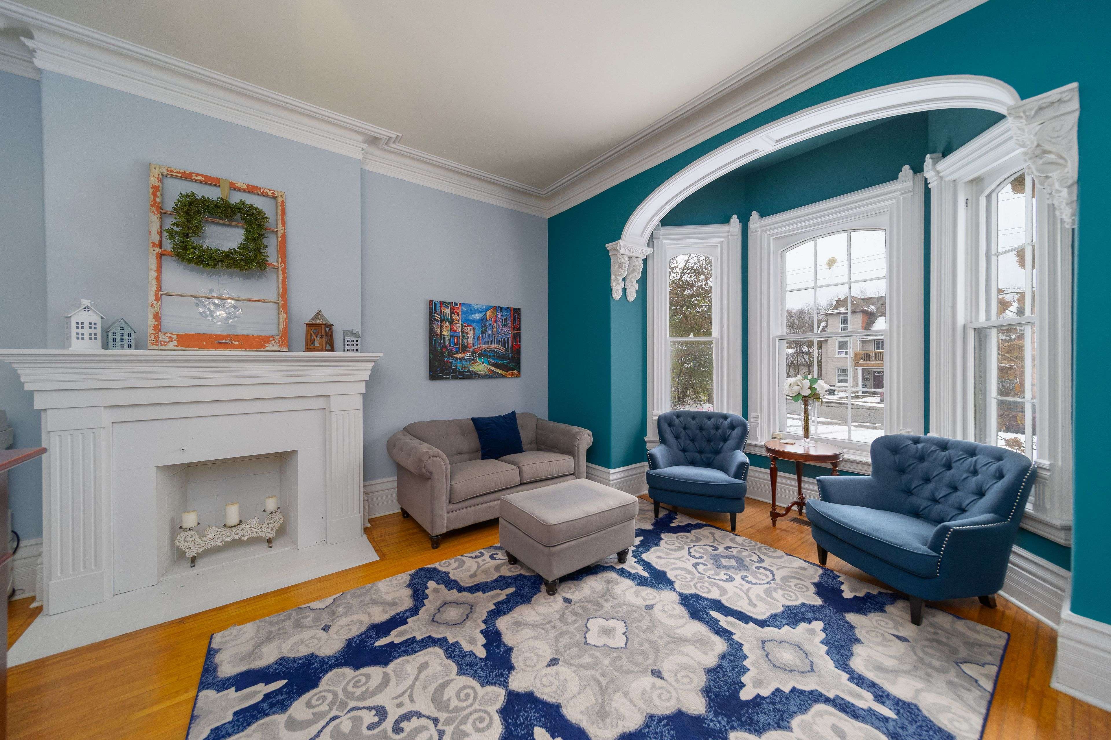 Barrie, ON L4N 1W4,72 High ST