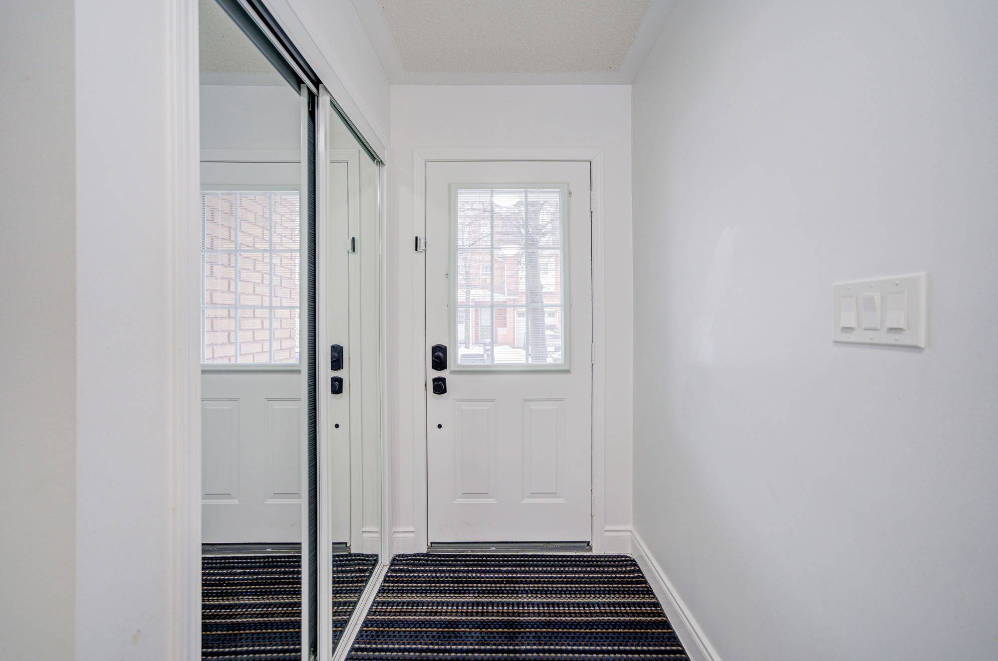 Mississauga, ON L5B 4N6,3030 Breakwater CT #291